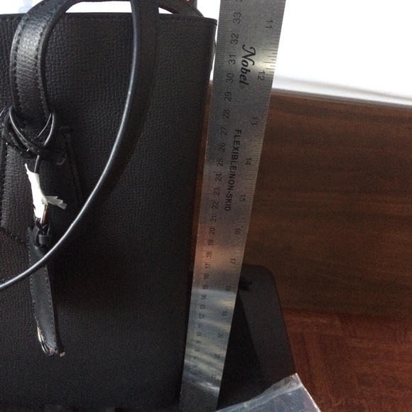 NEW DKNY Real Leather Tote Bag - Picture 8 of 8